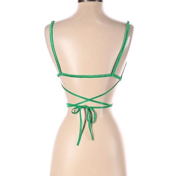 PEPPERMAYO satin top size 4, but since it wraps, fits a wide range of sizes. - Picture 2 of 2